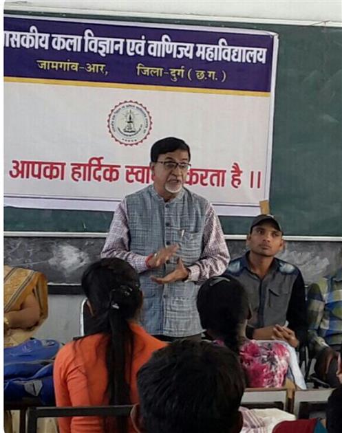 यूथ रेडक्रास के द्वारा महाविदयालय में रक्त समूह, सिकलसेल एवं वरनान्धा परिक्षण शिविर